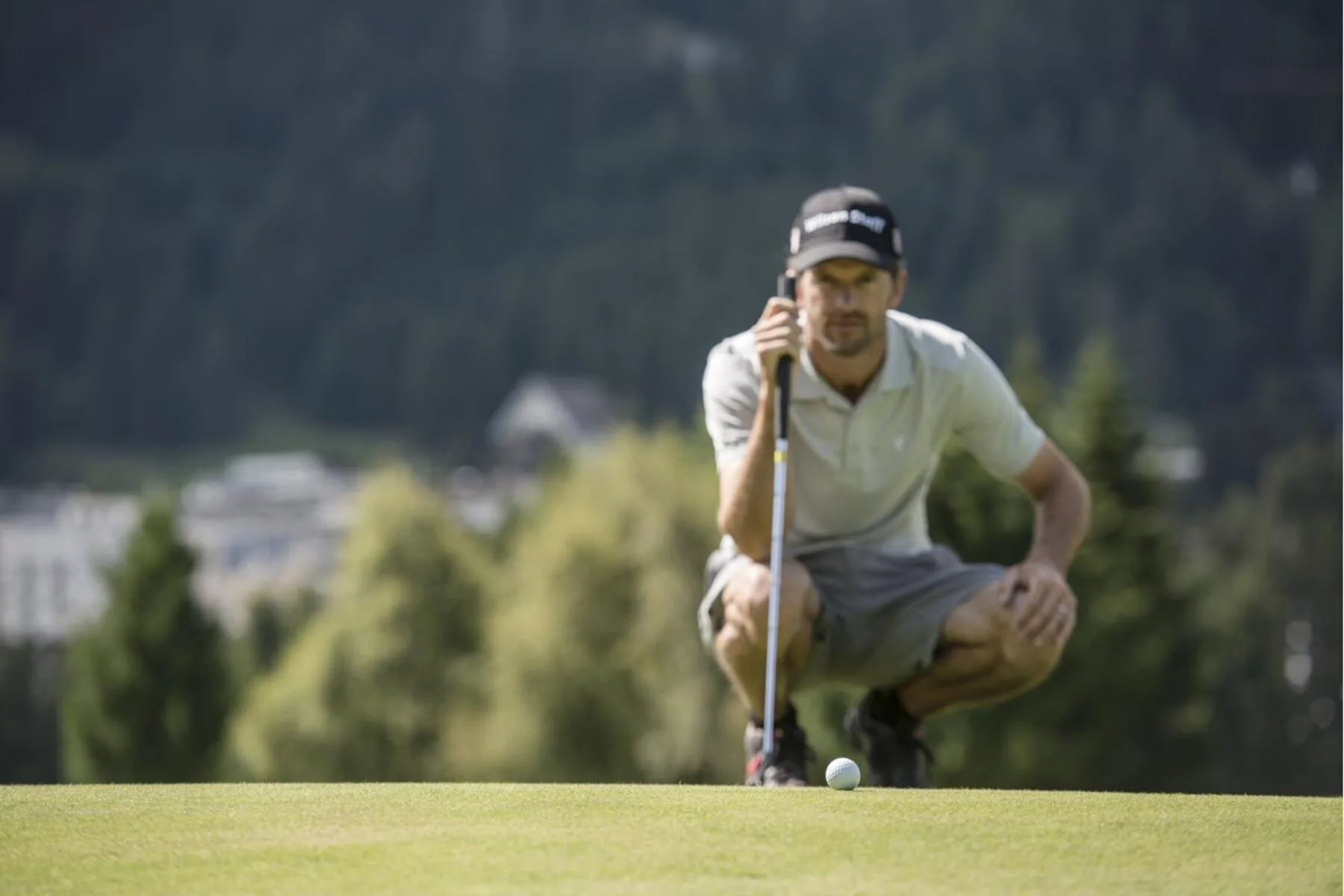 Yves Nicollier reading a putt at altitude